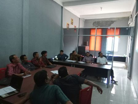 Ketua Panwas Kab. muba Dodi Safari.SE Menggelar Rapat Koordinasi Pemuktahiran data Pemilih Perihal Pencoklitan data Pemilih. 