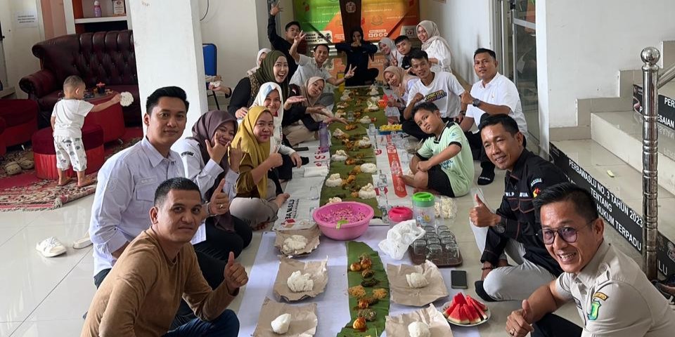 Punggahan ramadhan yang diikuti oleh pimpinan beserta jajaran sekretariat di Kantor Bawaslu Kabupaten Musi Banyuasin pada Rabu (18/02/2026)