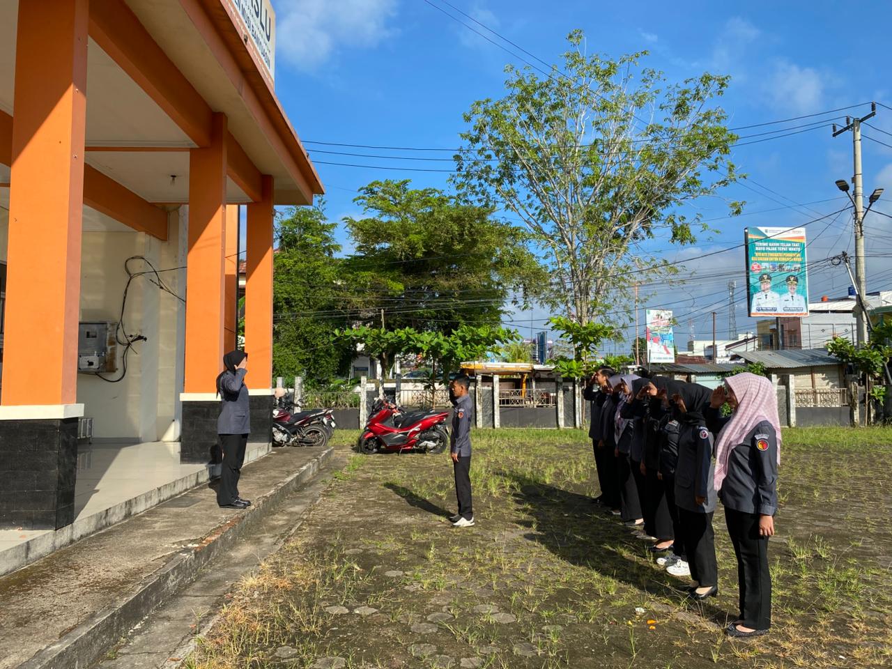 Apel Senin Pagi Rutin dilaksanakan di Kantor Bawaslu Kabupaten Musi Banyuasin pada Hari Senin (20/04/2026).