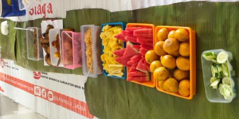Masakan punggahan yang dibawa oleh masing-masing jajaran sekretariat Bawaslu Kabupaten Musi Banyuasin