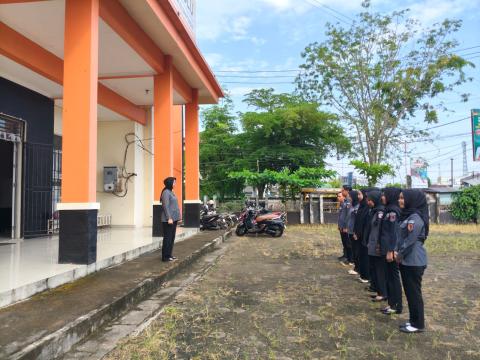 Kegiatan Apel dilaksanakan di Kantor Sekretariat Bawaslu Kabupaten Musi Banyuasin. 