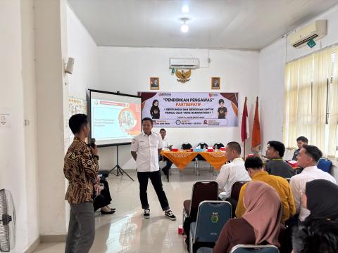 Antusiasme peserta Pendidikan Pengawas Partisipatif dengan melakukan perkenalan terlebih dahulu.