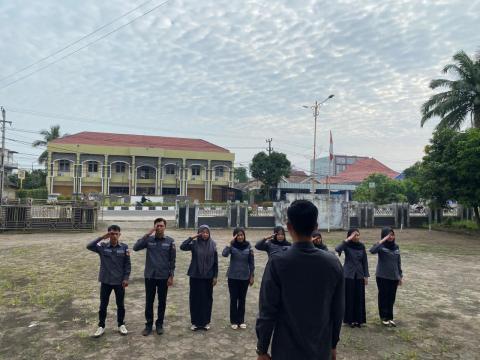 Jajaran Sekretariat Bawaslu Kabupaten Musi Banyuasin melaksanakan Apel Senin Pagi Rutin