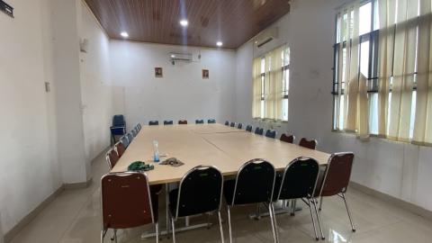 Potret ruang rapat setelah ditata kembali