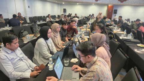 Endah Kusuma Wardhani dan Juli Apriansyah selaku perwakilan Bawaslu Kabupaten Musi Banyuasin menghadiri rapat di Jakarta Utara pada Kamis-Rabu (23-29/07/2026)