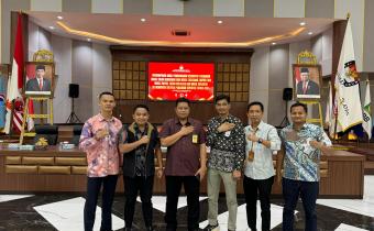 Penyerahan Hasil Pemeriksaan Calon Kepala Daerah Kabupaten Musi Banyuasin Kepada KPU Kabupaten Musi Banyuasin