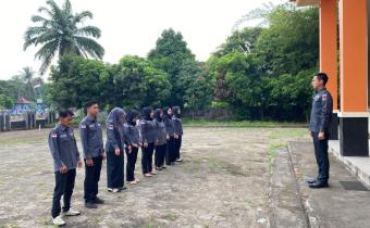 Mohammad Lucky Novriansyah, pembina Apel Senin Pagi Rutin yang dilaksanakan di Kantor Bawaslu Kabupaten Musi Banyuasin pada Senin (29/06/2026).