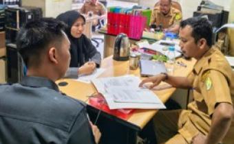 Bawaslu Musi Banyuasin yang diwakili oleh Moh. Lucky Novriansyah dan Maryati melakukan koordinasi barang pinjam pakai Pemkab Musi Banyuasin