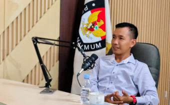 Beri Pirmansa selaku Ketua Bawaslu Kabupaten Musi Banyuasin menjadi narasumber dalam Podcast Ngopi KPU Musi Banyuasin pada Rabu (30/09/2026)